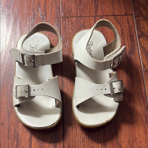 FootMates Other - Footmates Kids White Sandals